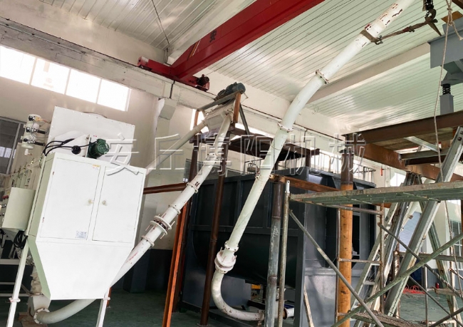 自动破袋机+管链输送机+定量包装机